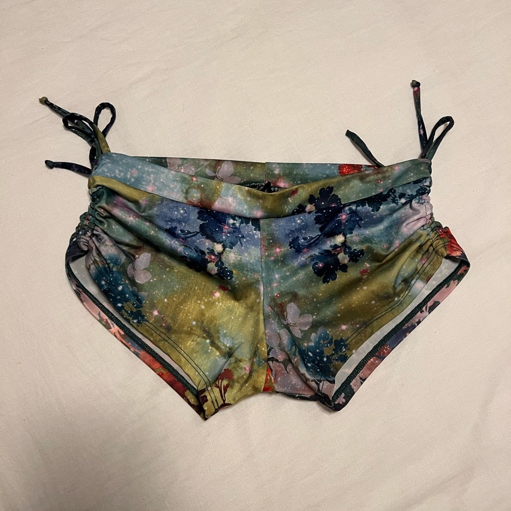 Onzie yoga bikram shorts
